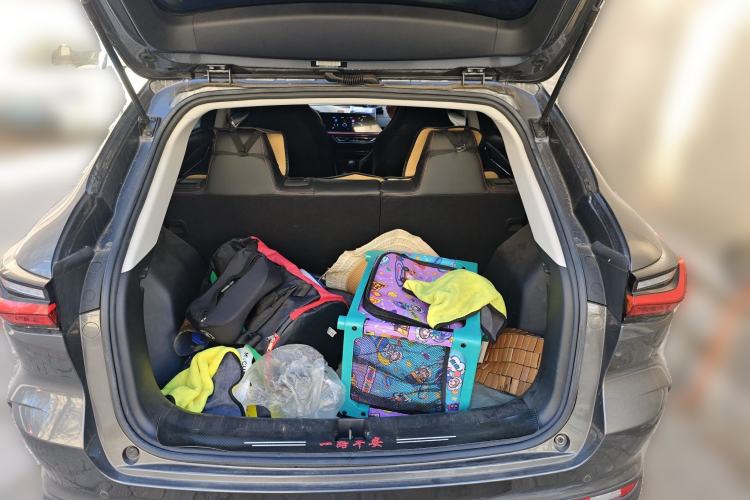 Used CHANGAN OSHAN X5 2021 Revised Version 1.6L Manual Luxury Edition Trunk