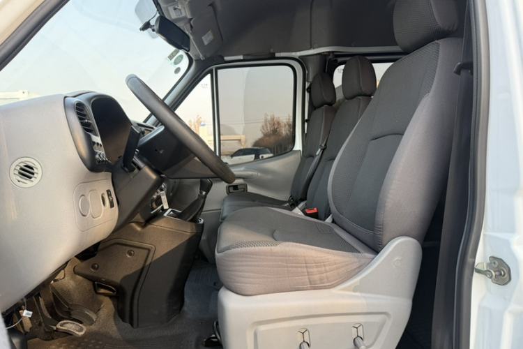 Used JMC Transit 2019 2.8T Commercial Version Short Wheelbase Mid-Roof 6-Seater China VI JX493 Left Front Seat