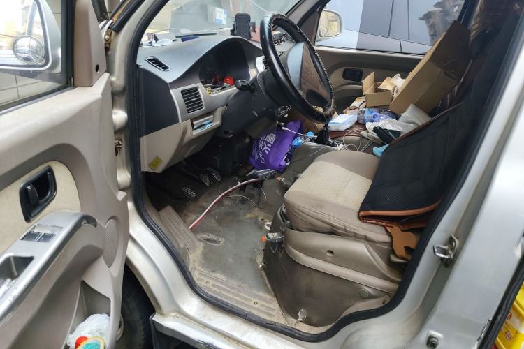 Used Wuling Rongguang 2011 1.2L Base Version
