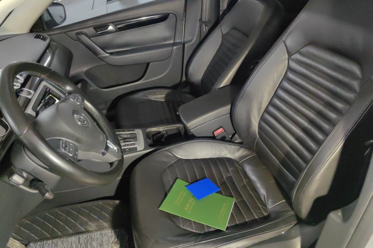 Used Volkswagen Magotan 2012 Revised 1.8TSI Luxury Version Left Front Seat