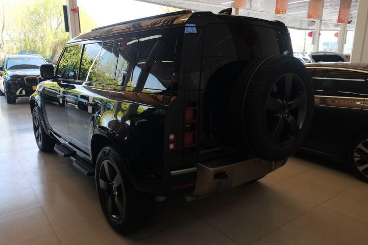 Used Land Rover Defender 2024 110 3.0T P400 X-DYNAMIC HSE Exterior 2