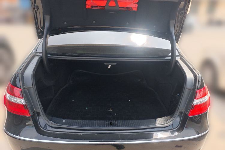 Used Mercedes-Benz E-Class 2013 E 260 L CGI Elegant Model Trunk