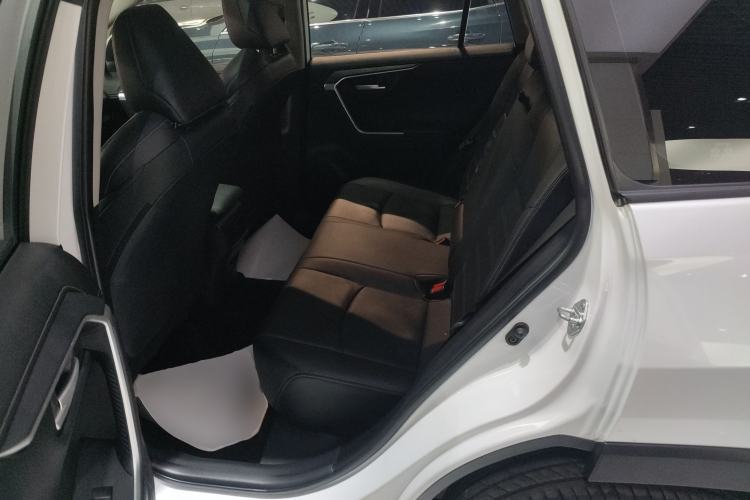 Used Toyota Wildlander 2022 2.0L CVT Two-Wheel Drive Luxury PLUS Edition
