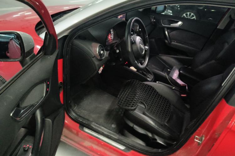 Used Audi A1 2014 30 TFSI Sportback Comfort Model Driver Seat