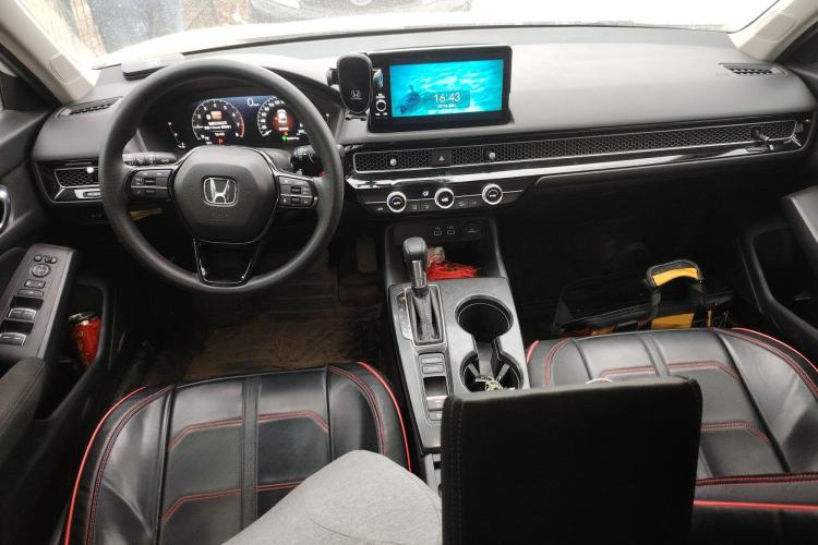 Used Honda Civic 2023 240TURBO CVT Dynamic · Center Stage Special Edition