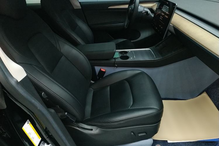 Used Tesla Model Y 2021 Performance High-Performance All-Wheel-Drive Version Right Front Seat