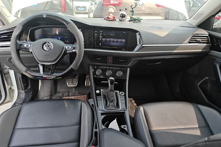 Used Volkswagen Sagitar 2020 280TSI DSG Comfort Version China VI Standard Center Console