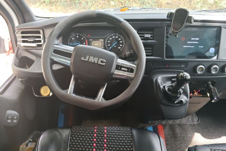 Used JMC Fushun 2023 2.0T Manual Short-Wheelbase Low-Roof Commercial Multi-Purpose Passenger Vehicle 6 Seats with Dual-Opening Tailgate