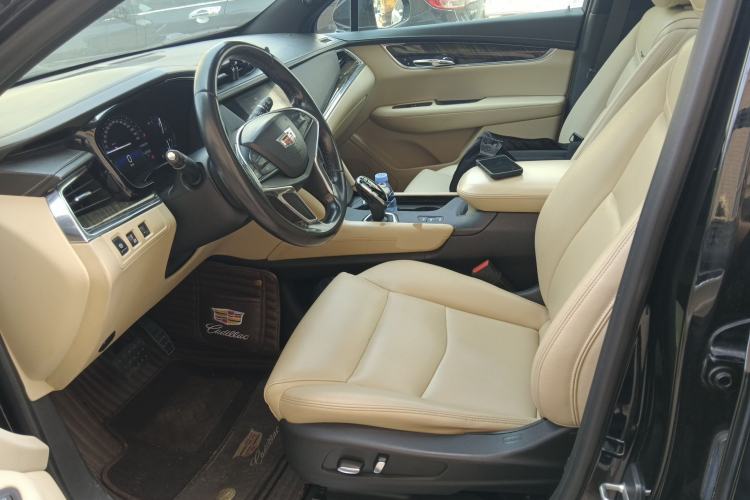 Used Cadillac XT5 2016 28T Four-Wheel Drive Tech Version Left Front Seat