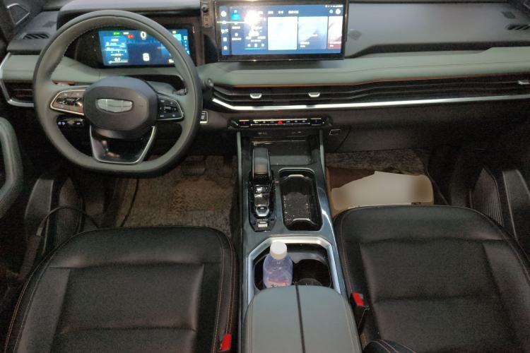 Used Geely Auto Haoyue L 2023 2.0T DCT Prestige Edition Center Console