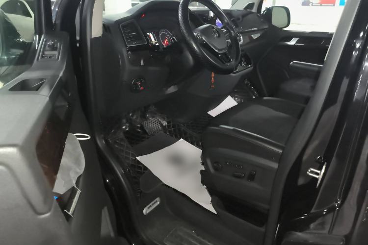 Used Volkswagen Multivan 2019 2.0 TSI 4x4 Prestige Edition 7-Seater Driver Seat