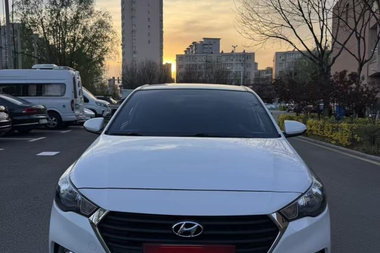 Used Hyundai Verna (new generation) 2016 1.4L Manual Cool Edition GLS Exterior 2