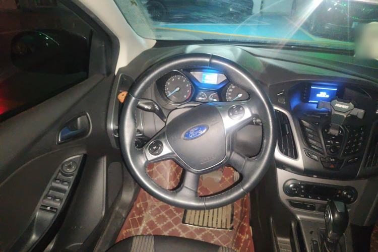 Used Ford Focus 2012 Hatchback 1.6L Automatic Fashion Edition
