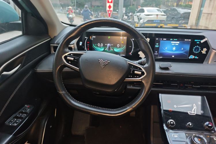 Used NETA U 2022 Zhi 400 Lithium-Nickel-Manganese-Cobalt Energy System Steering Wheel