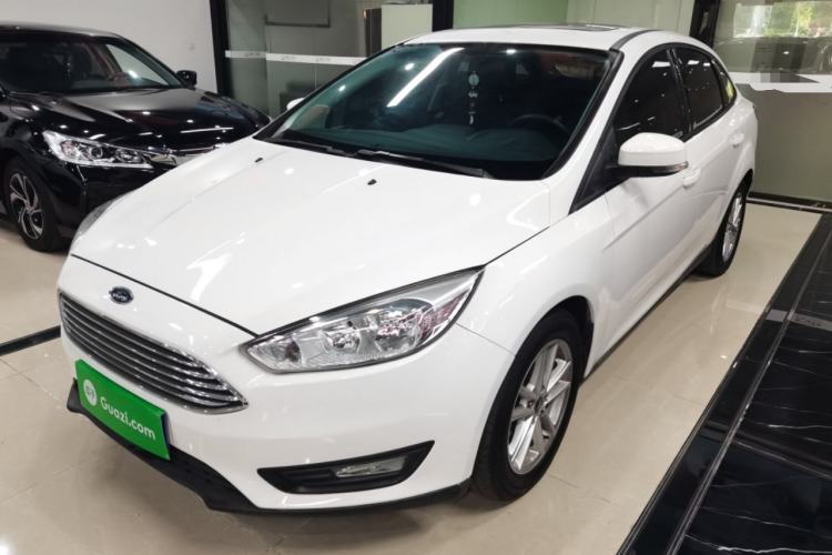 Used Ford Focus 2015 Sedan 1.6L Manual Fashion Edition