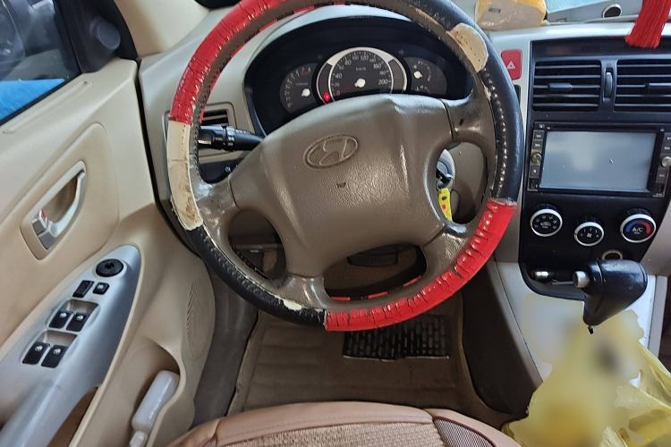 Used Hyundai Tucson 2009 2.0L Automatic Two-Wheel Drive with Sunroof