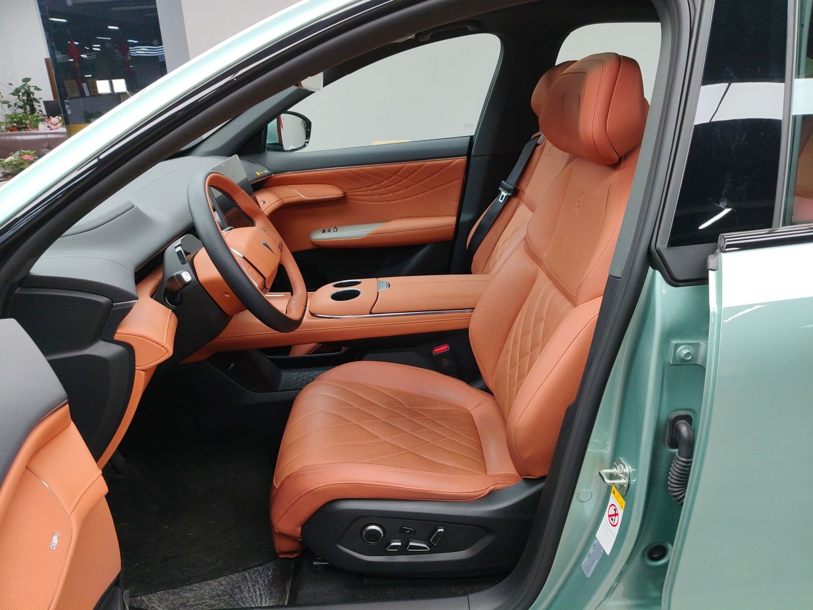 Переднее сиденье в автомобиле