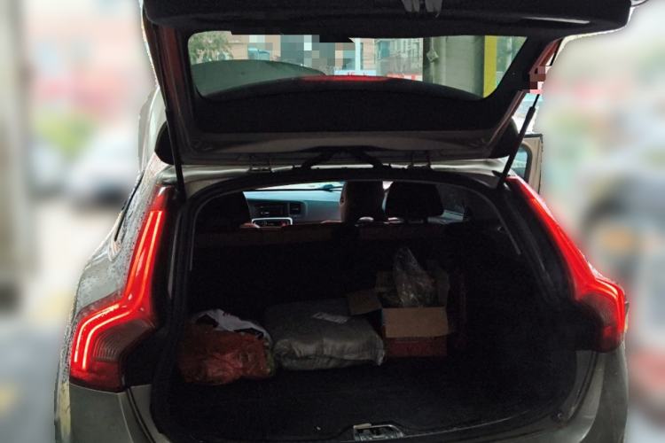 Used Volvo V60 2014 T5 Zhiya Edition