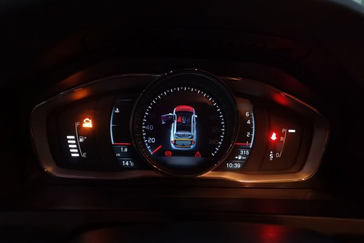 Used Volvo V60 2014 Restyled T5 Zhiya Edition
