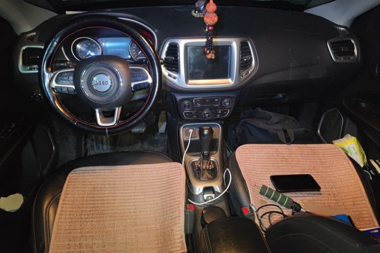 Used Jeep Compass 2017 200T Automatic Family Edition Center Console