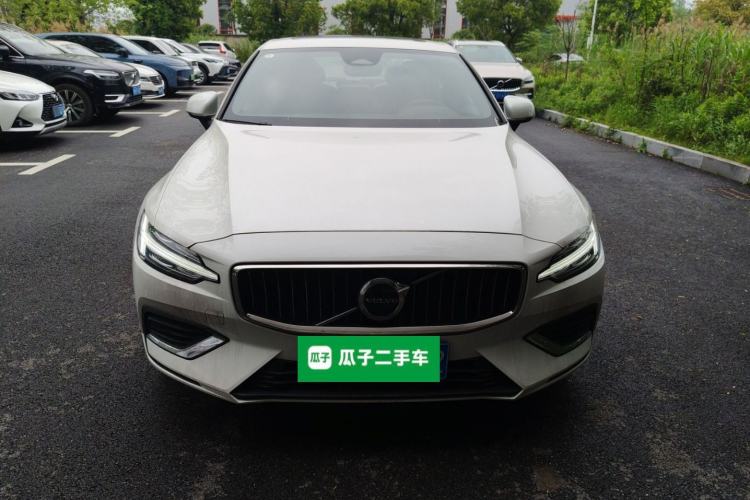 Used Volvo S60 2025 B4 Zhiyuan Luxury Edition Front