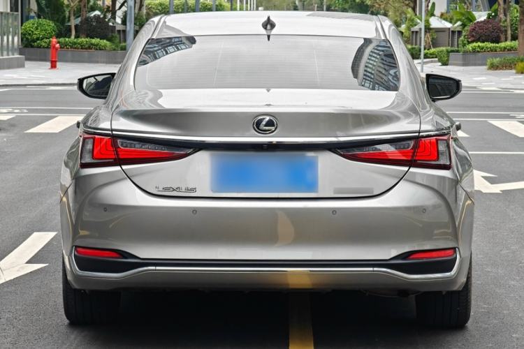 Used Lexus ES 2022 200 Excellence Edition
