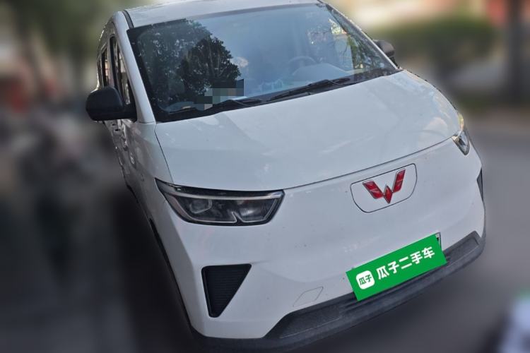 Used Wuling Yangguang 2024 300km Comfort-Grade Passenger Van 60kW
