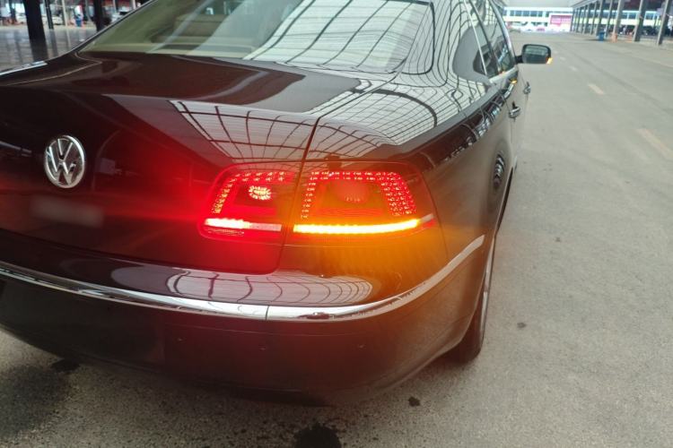 Used Volkswagen Phaeton 2014 3.0L Business Model Right Rear Taillight