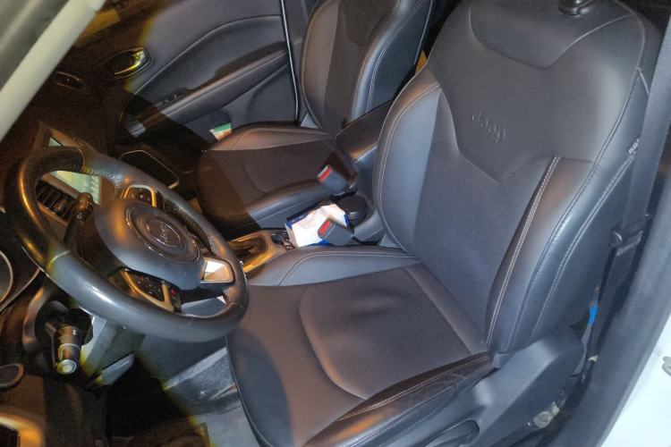 Used Jeep Compass 2017 200T Automatic Family Enjoyment Four-Wheel Drive Edition
