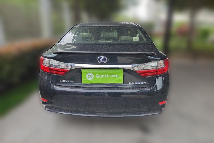 Used Lexus ES 2015 300h Luxury Edition Rear
