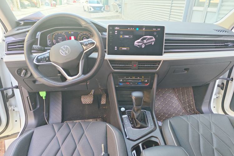 Used Volkswagen Tiguan L 2023 330TSI Automatic Two-Wheel Drive Smart Edition Center Console