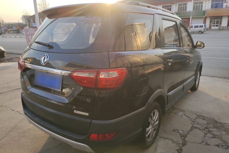 Used Dongfeng Fengon 370 2016 1.5L Manual Luxury Version SFG15-02 7 Seats
