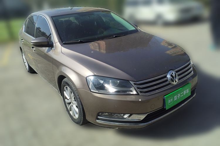 Used Volkswagen Magotan 2015 1.8TSI Advanced Model Front Right 45 Deg