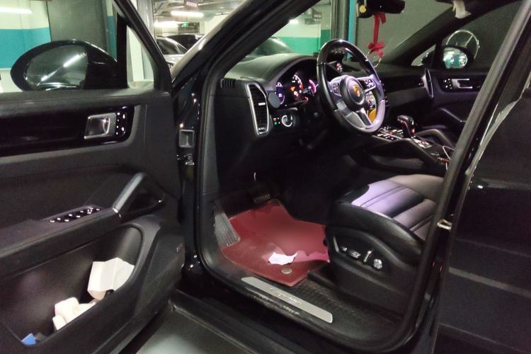 Used Porsche Cayenne 2019 Coupé 3.0T Driver Seat