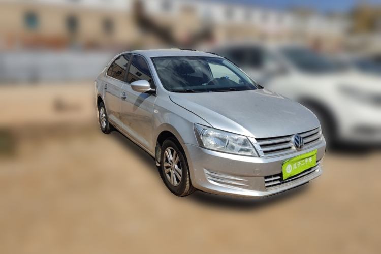 Used Volkswagen Santana 2015 1.6L Manual Fashion Edition Front Right 45 Deg