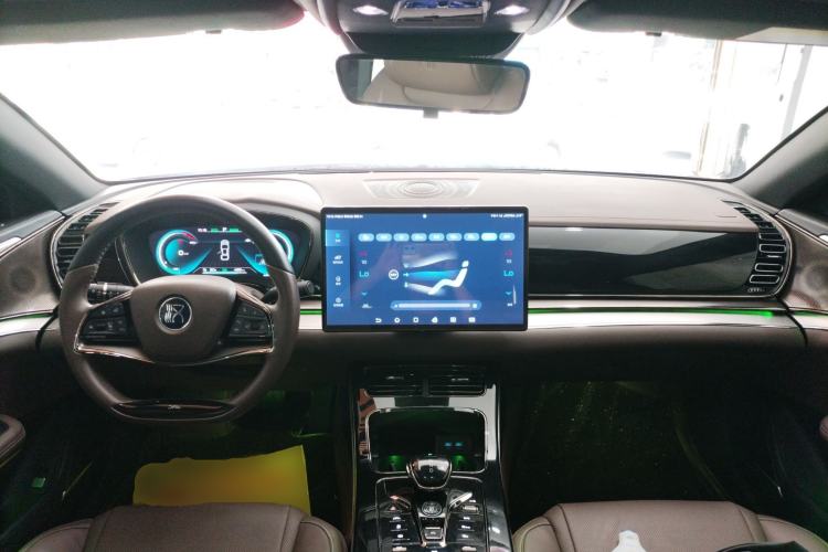 Used BYD Han 2020 EV Long-Range Luxury Model Center Console