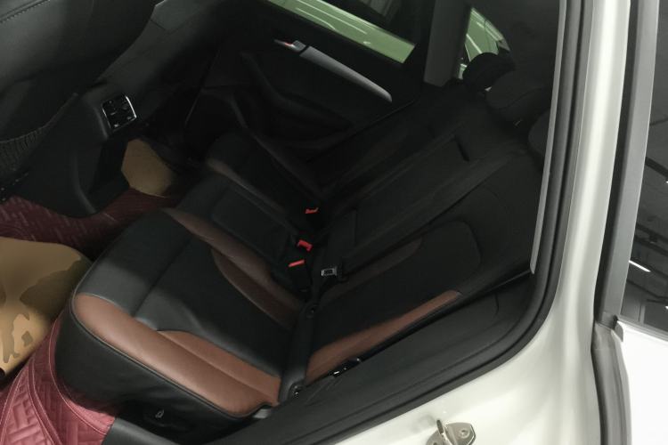 Used Audi Q5 2018 Collector's Edition 40 TFSI Technology Model
