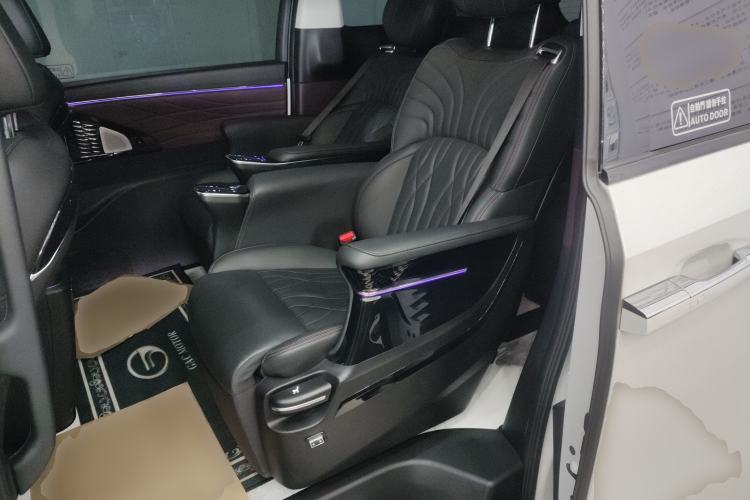 Used GAC Trumpchi M8 2024 Master Series 400T Ultimate Edition Left Rear Seat