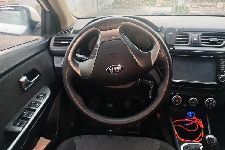 Used Kia K2 2015 Sedan 1.4L MT GLS Steering Wheel