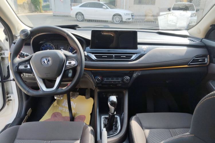 Used CHANGAN Eado DT 2019 1.6L Manual Comfort Model China VI Standard Center Console