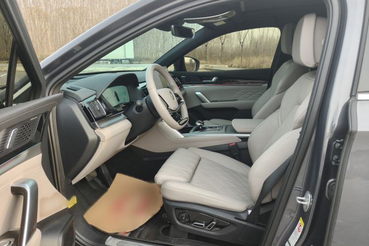 Used BYD Tang New Energy 2024 DM-i Glory Edition 112KM Flagship Model
