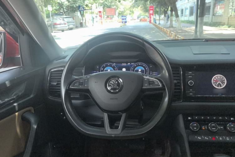 Used Skoda Kodiaq GT 2019 TSI380 4x4 Luxury Edition China VI Standard Steering Wheel