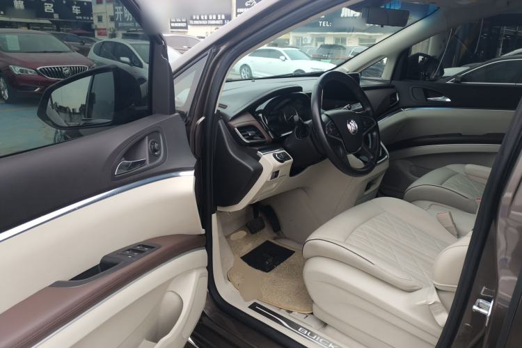 Used Buick GL8 2023 Land Executive Class Deluxe Model