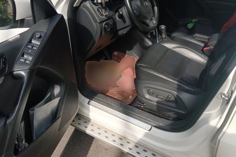 Used Volkswagen Tiguan 2013 1.8 TSI Automatic All-Wheel Drive Luxury Model Driver Seat