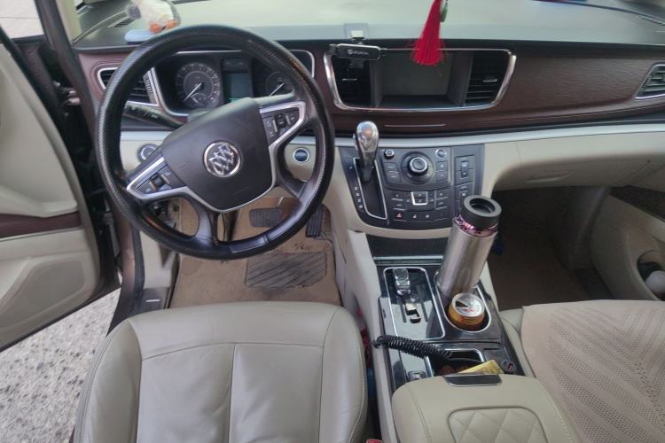 Used Buick GL8 2018 28T Luxury Model China VI Standard Center Console