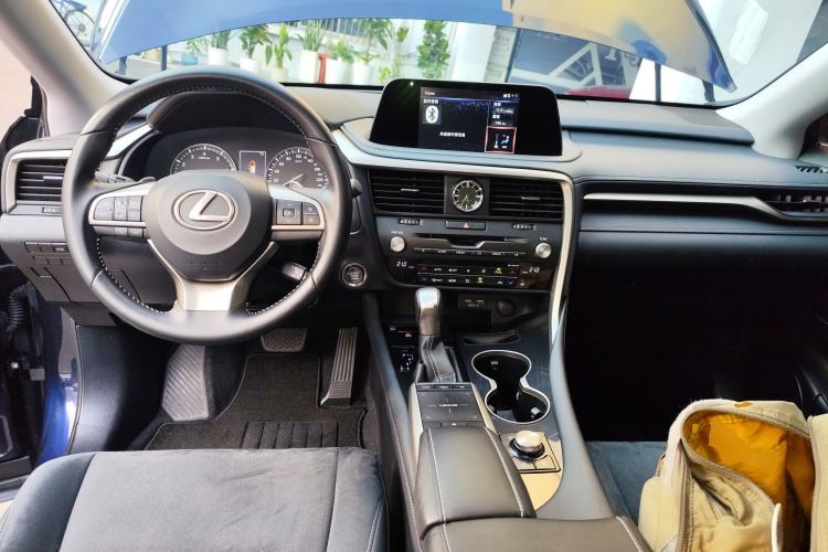 Used Lexus RX 2020 Revised Version 300 Two-Wheel Drive Elite Edition Center Console