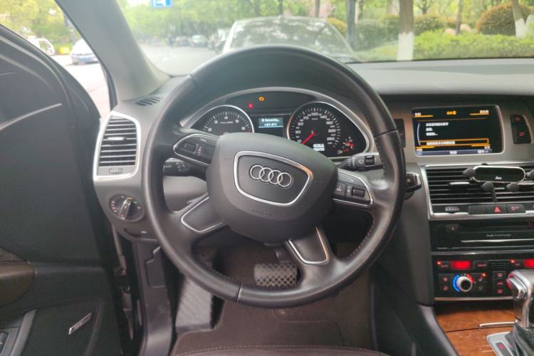 Used Audi Q7 2014 35 TFSI Sport Edition Steering Wheel