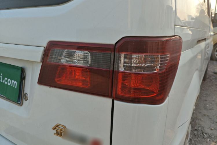 Used Jinbei Gold Hiace M Classic 2022 1.5L Engineering Lion Passenger Vehicle 6 Seats