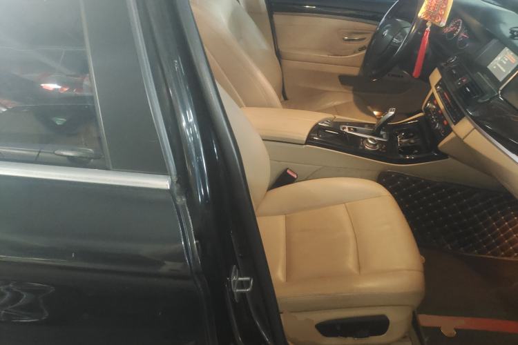 Used BMW 5 Series 2014 525Li Leading Model
