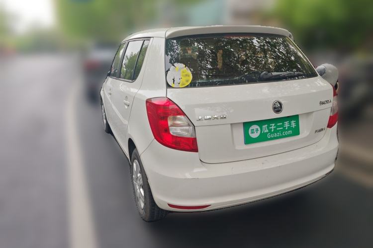 Used Skoda Fabia 2014 1.4L Automatic Crystal Edition Rear Left 45 Deg